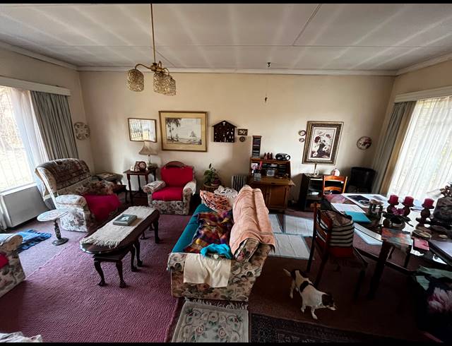 3 BEDROOM HOUSE FOR SALE IN DERSLEY